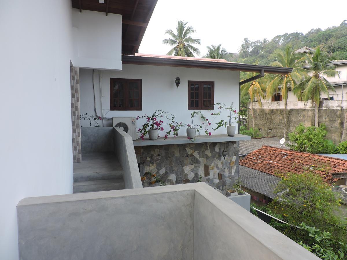 Asantha Guest House Unawatuna Extérieur photo