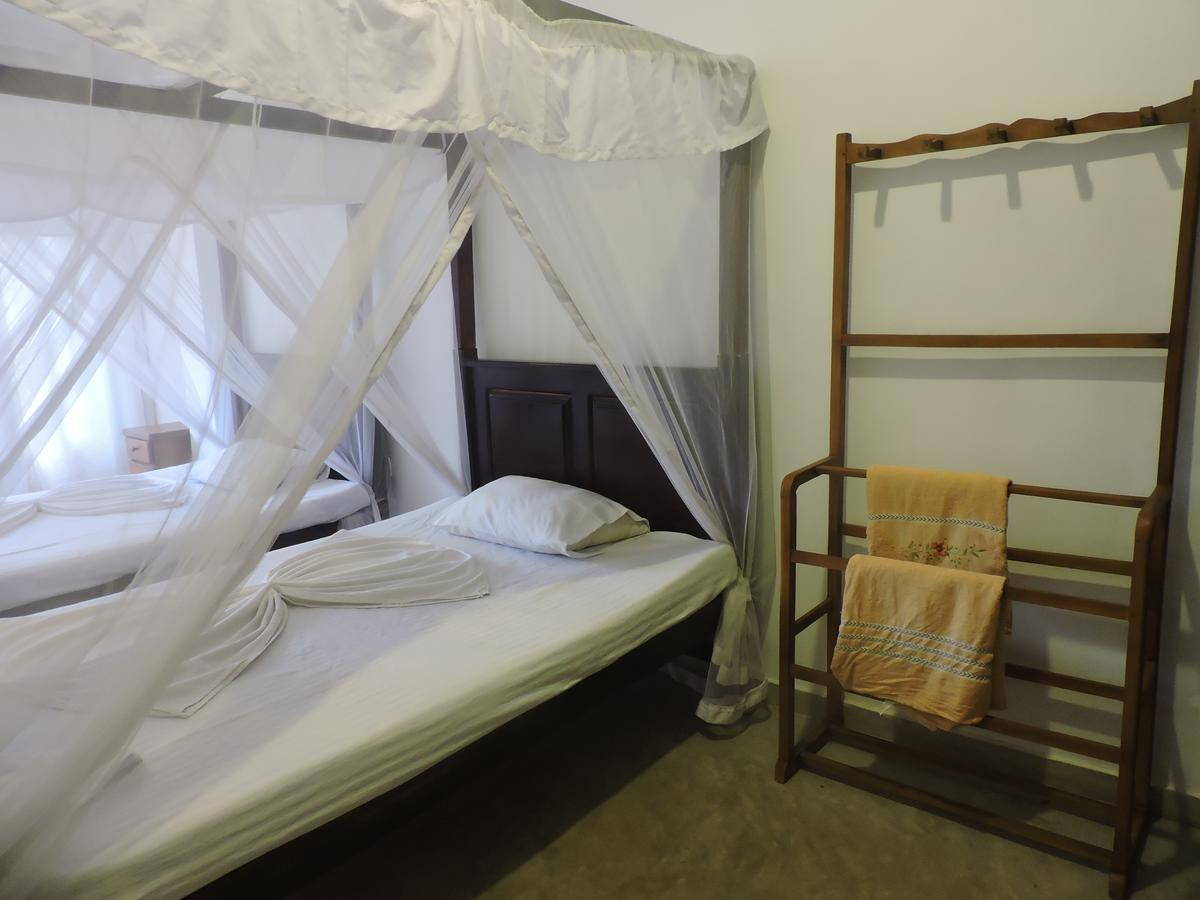 Asantha Guest House Unawatuna Extérieur photo